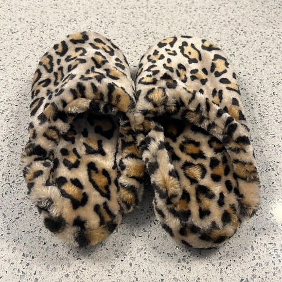 Leopard Print Slippers - Picture 2 of 5